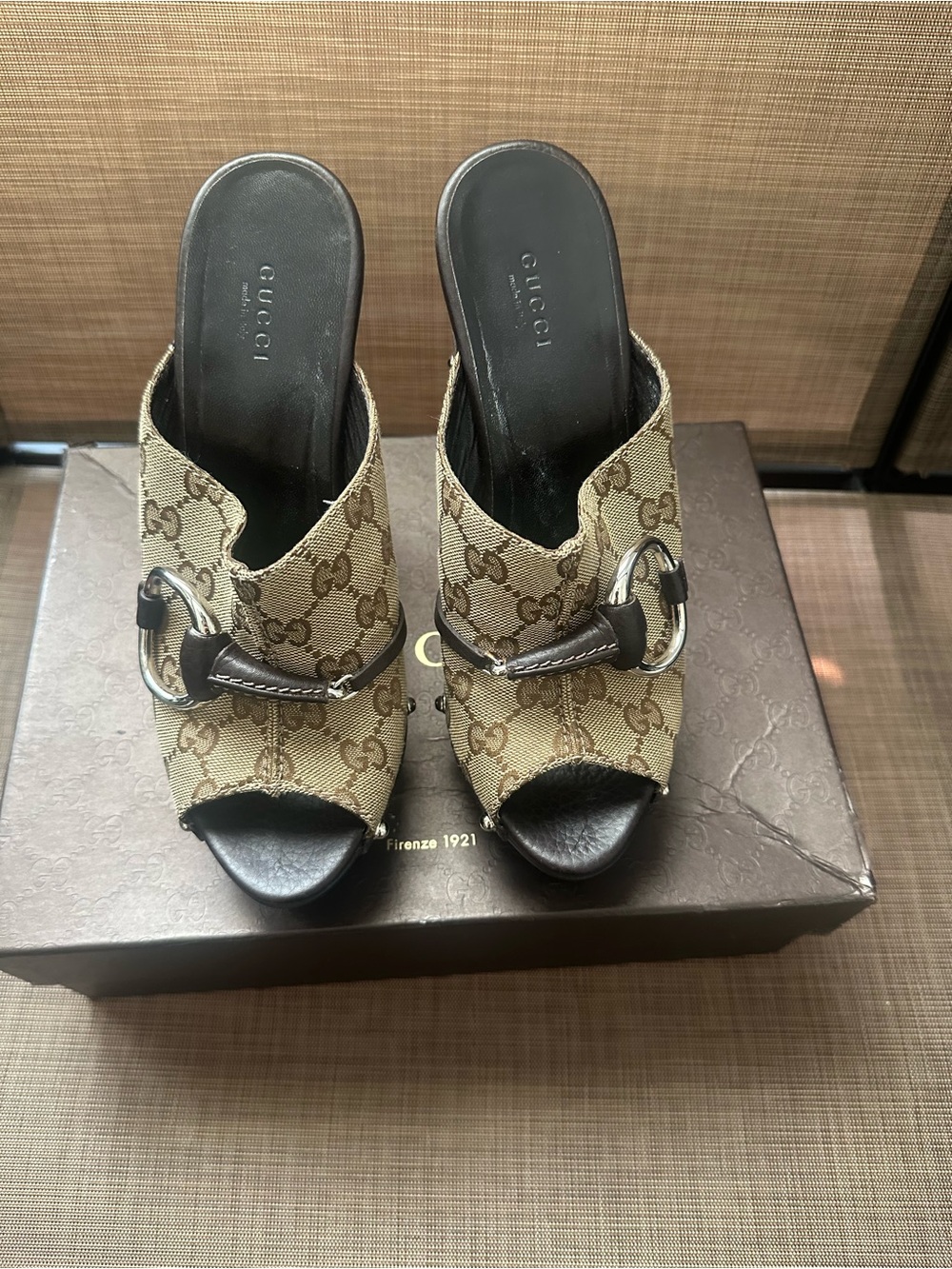 Gucci Beige GG Canvas Horsebit Open-Toe Mules - Picture 7 of 7